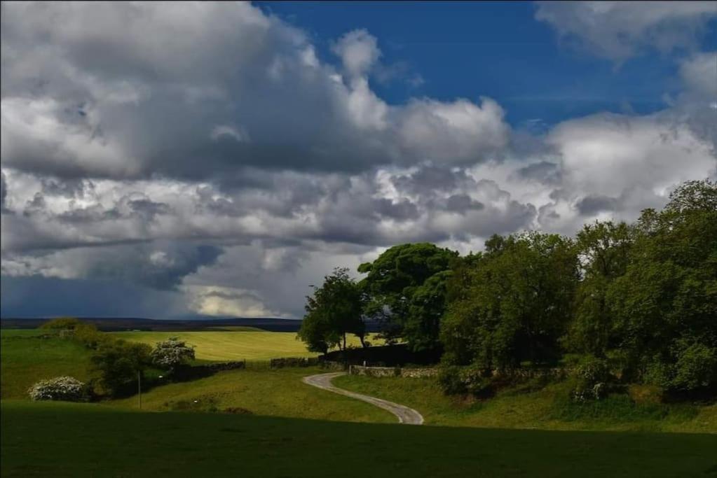 Large Countryside Home Tow Law Exterior foto
